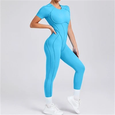 Combinaison à manches courtes à manches courtes avec un pantalon long